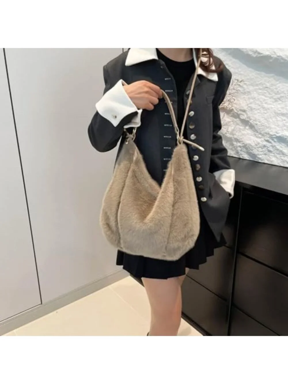 Cozy Faux Fur Tote Bag for Women - Soft Fluffy Crossbody Handbag with Strap
